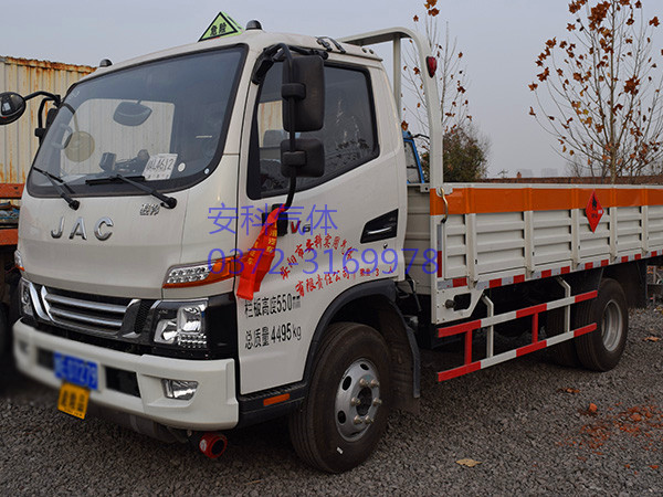 小貨車(chē)運(yùn)(yùn)輸車(chē)